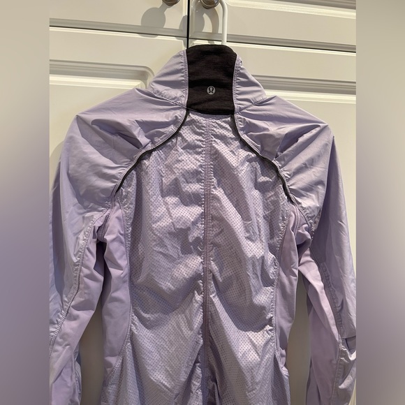 Lululemon Lavender Purple Nylon Jacket Size 4US Excellent Condition - Picture 6 of 8
